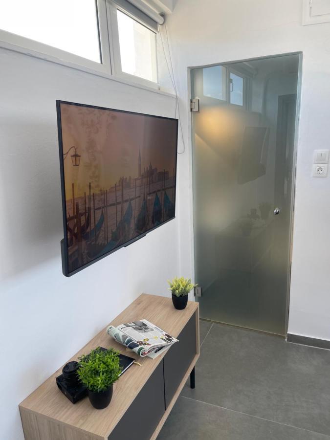 Modern Rooftop Apartment 罗希姆诺 外观 照片